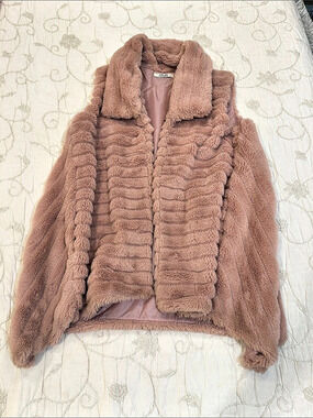 Bella lined plush Vest in dusty rose S/M